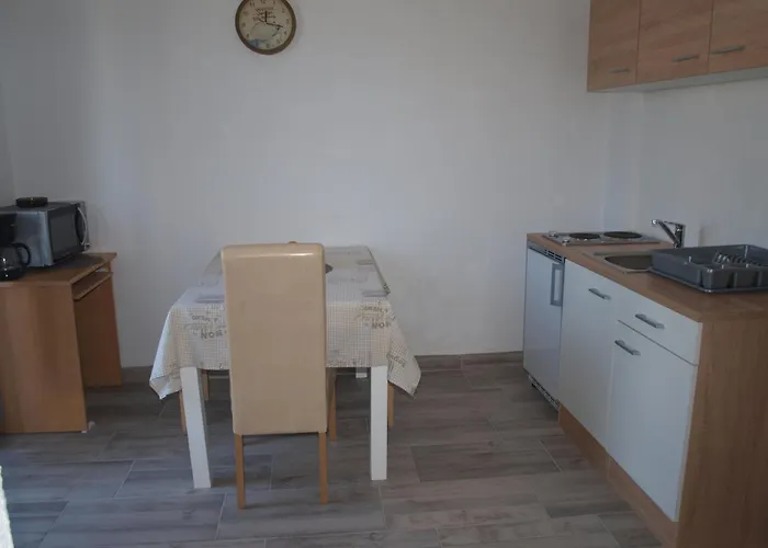 Pensionat And With Parking Space Krk - 13553 Vrh (Krk)