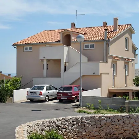 게스트하우스 And With Parking Space Krk - 13553 3*