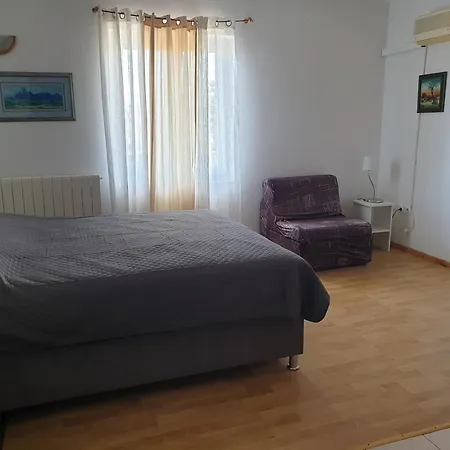 And With Parking Space Krk - 13553 게스트하우스 Vrh (Krk)